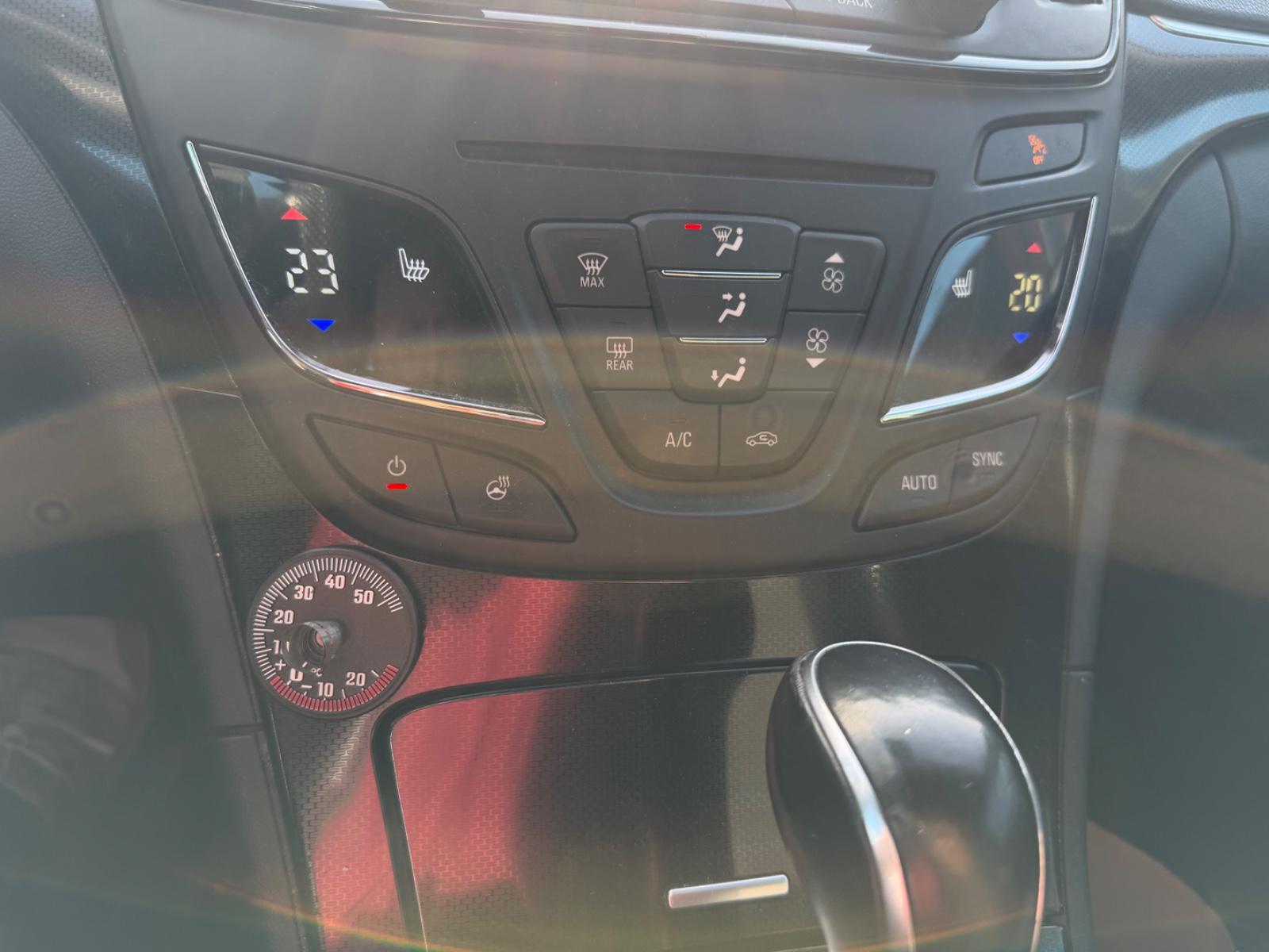 Opel Insignia 2014 — photo 18