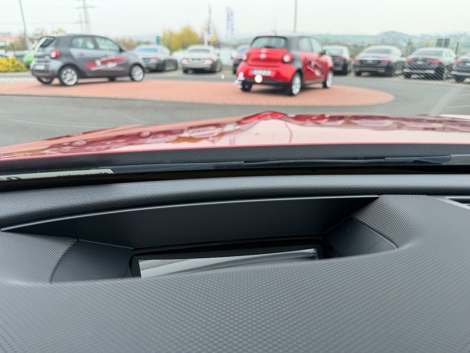 Fahrzeugabbildung Mercedes-Benz E 220d T Massage+Pano+Burm+Distr+360+HUD+Night