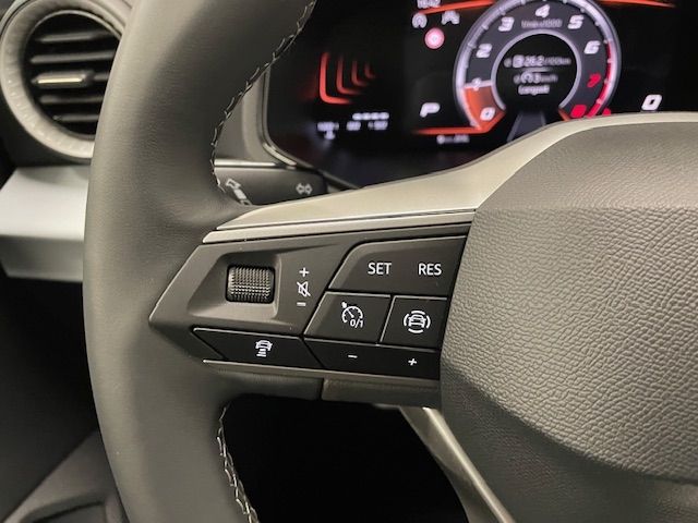 Fahrzeugabbildung SEAT Arona Road Edition AHK Kamera LED Navi SpurASS