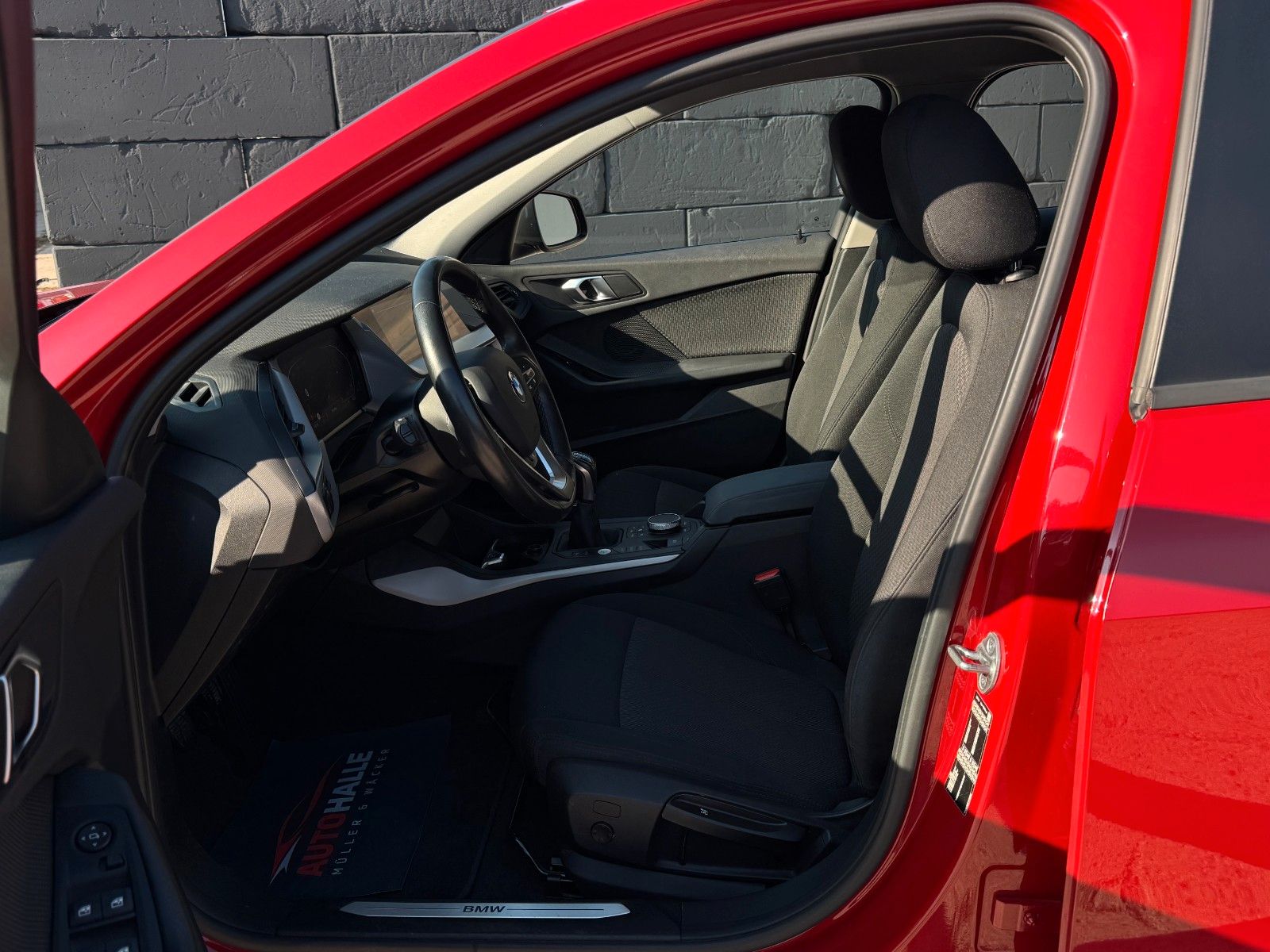Fahrzeugabbildung BMW 118i Advantage Kamera CarPlay LC Prof. LHZ SHZ