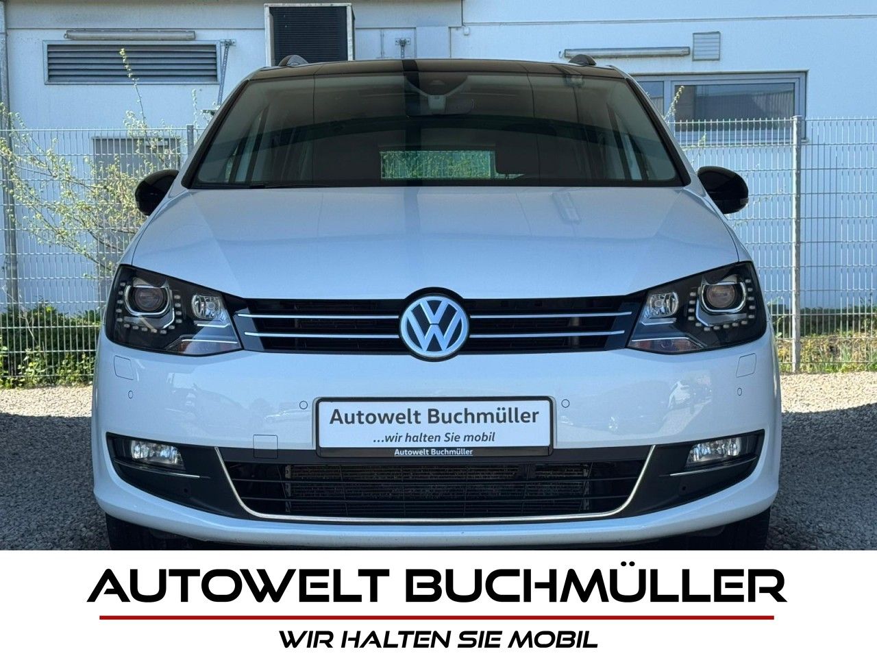 Gebrauchtwagen Volkswagen Sharan Sharan 1.4 TSI DSG,7-SITZE,PANO,AHK,LEDER,KAMERA in Nersingen