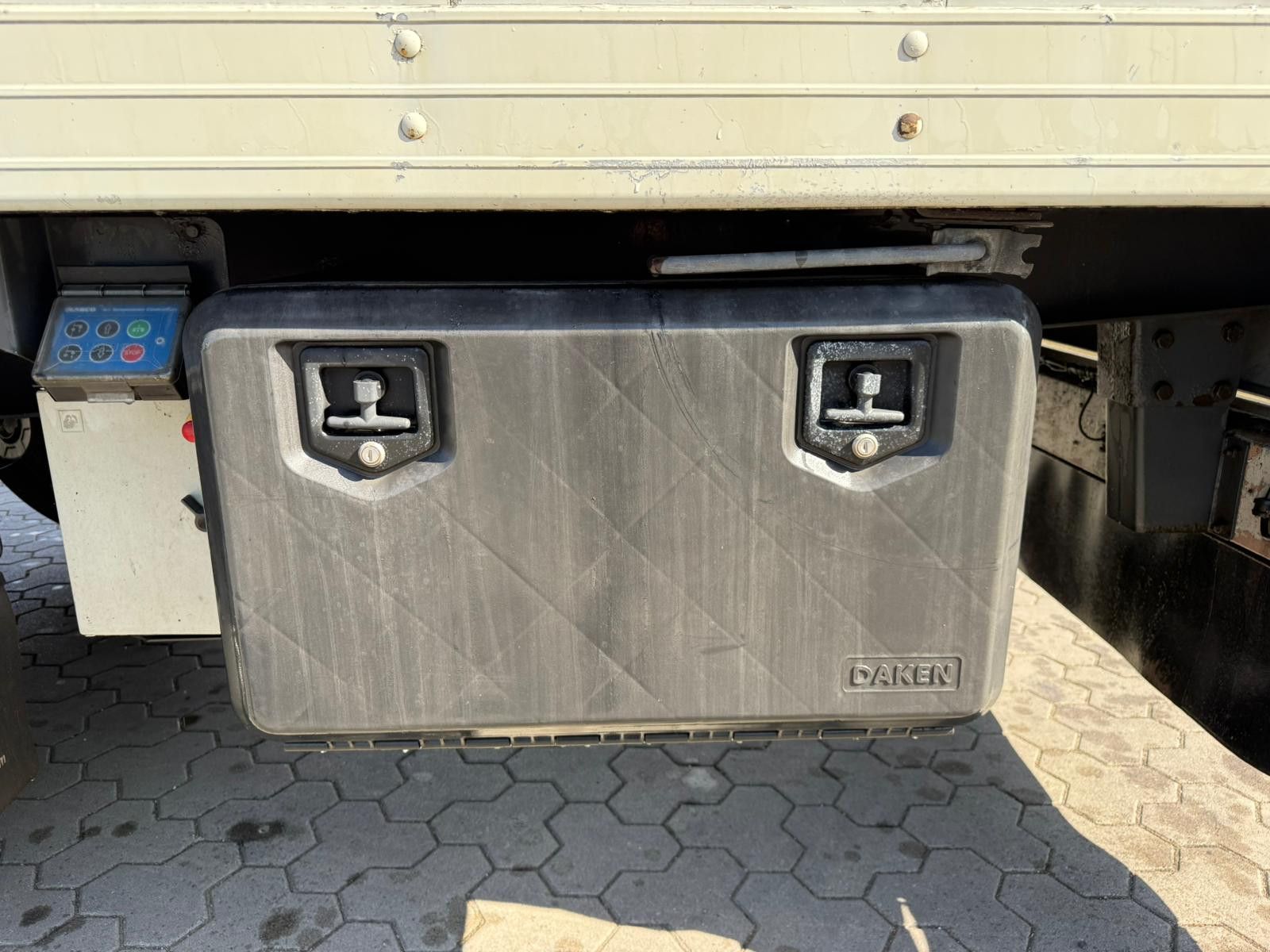 Fahrzeugabbildung Reisch Schubboden 92m³ 1+3 Achse liftbar TÜV Neu
