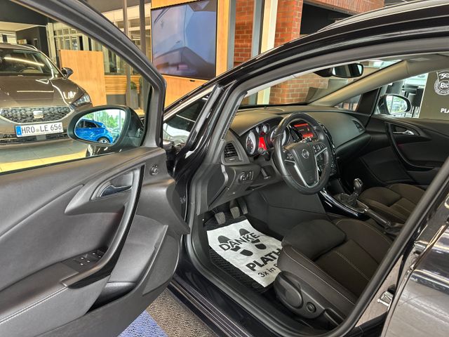 Opel Astra  J Sports Tourer Exklusiv