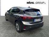 Ford Focus Lim. Titanium DAB LED RFK Tempomat PDC - Ford Focus Titanium mit Hybrid-Antrieb (Benzin/Elektro)