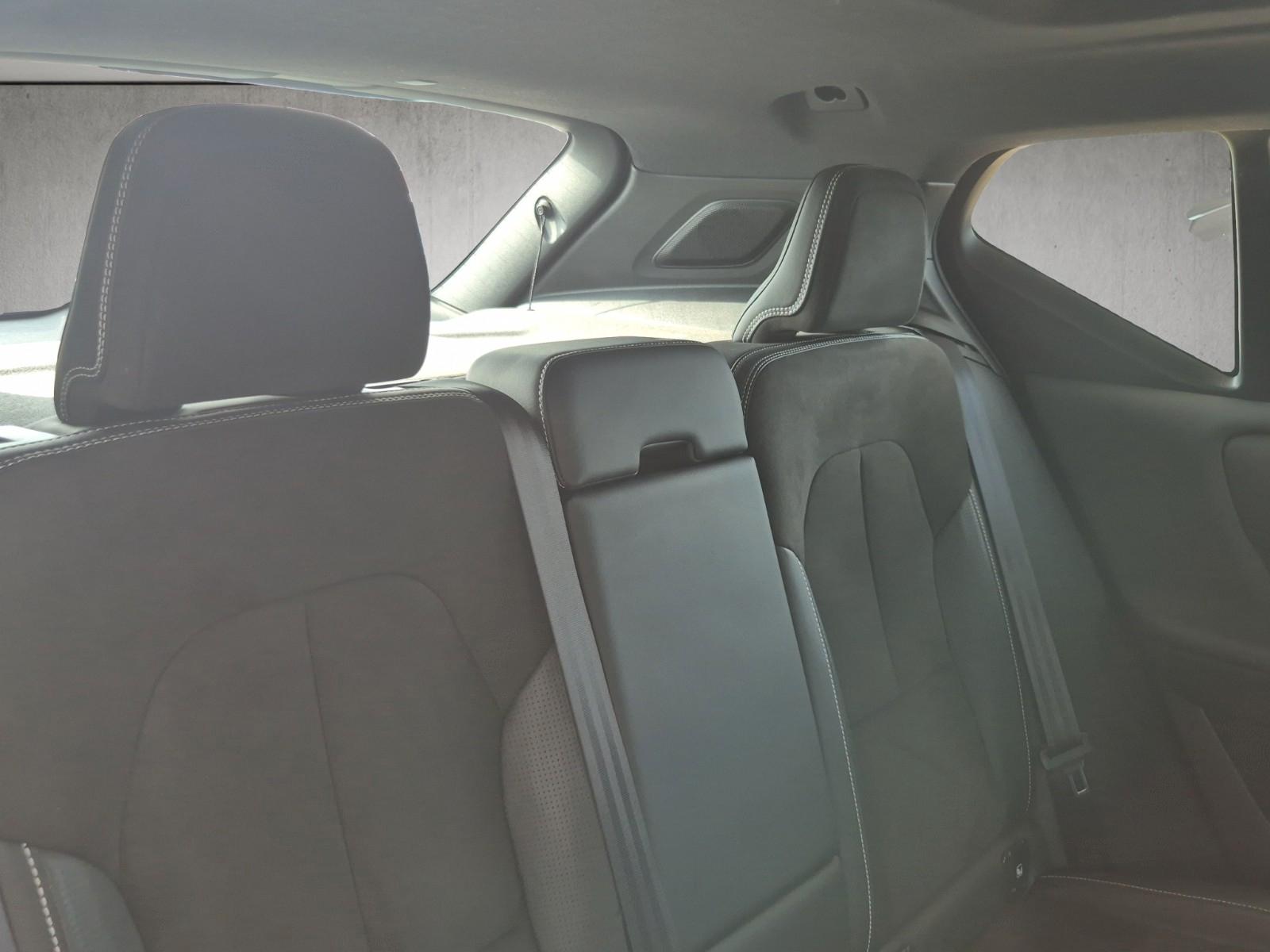 Volvo XC40 T5 R Design AWD Pano H&K Carplay