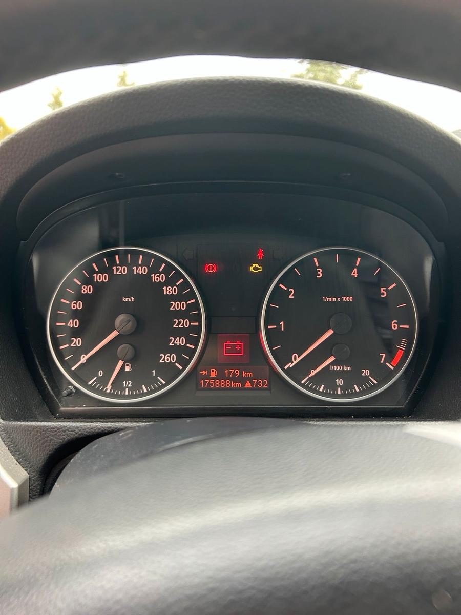 BMW 318 2006 — photo 13