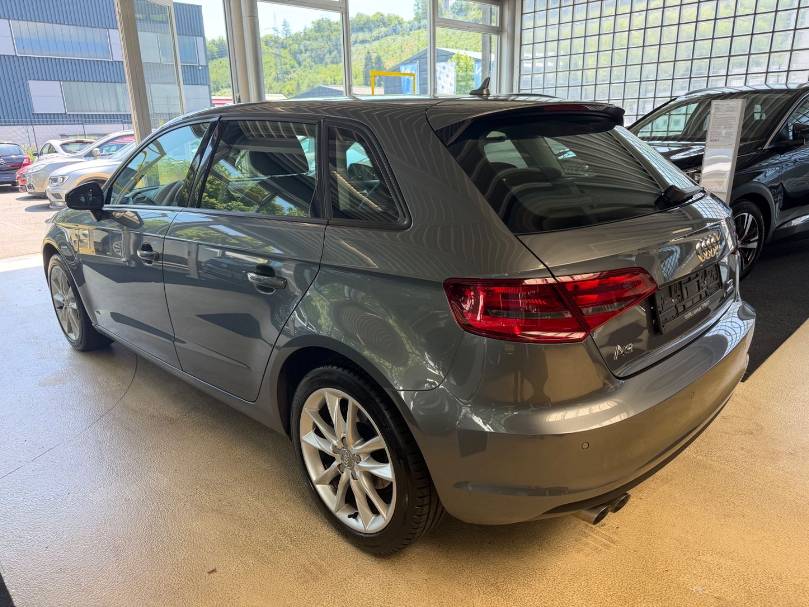 Fahrzeugabbildung Audi A3 Sportback 2.0 TDI attraction quattro