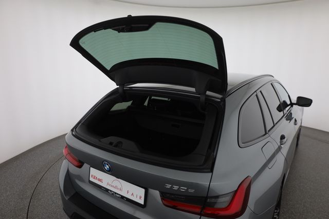 BMW 330, 2022 — 32