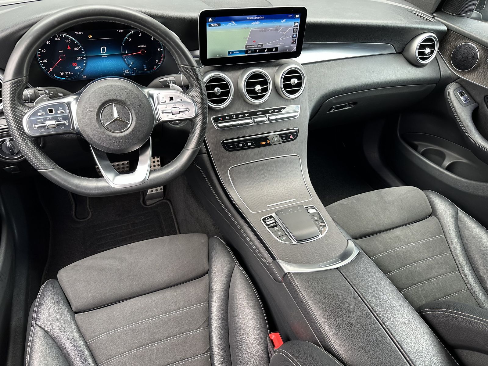 Fahrzeugabbildung Mercedes-Benz GLC 220d 4M 9G AMG-Line NAV+LED+SHZ+KAM+DIGDISPL
