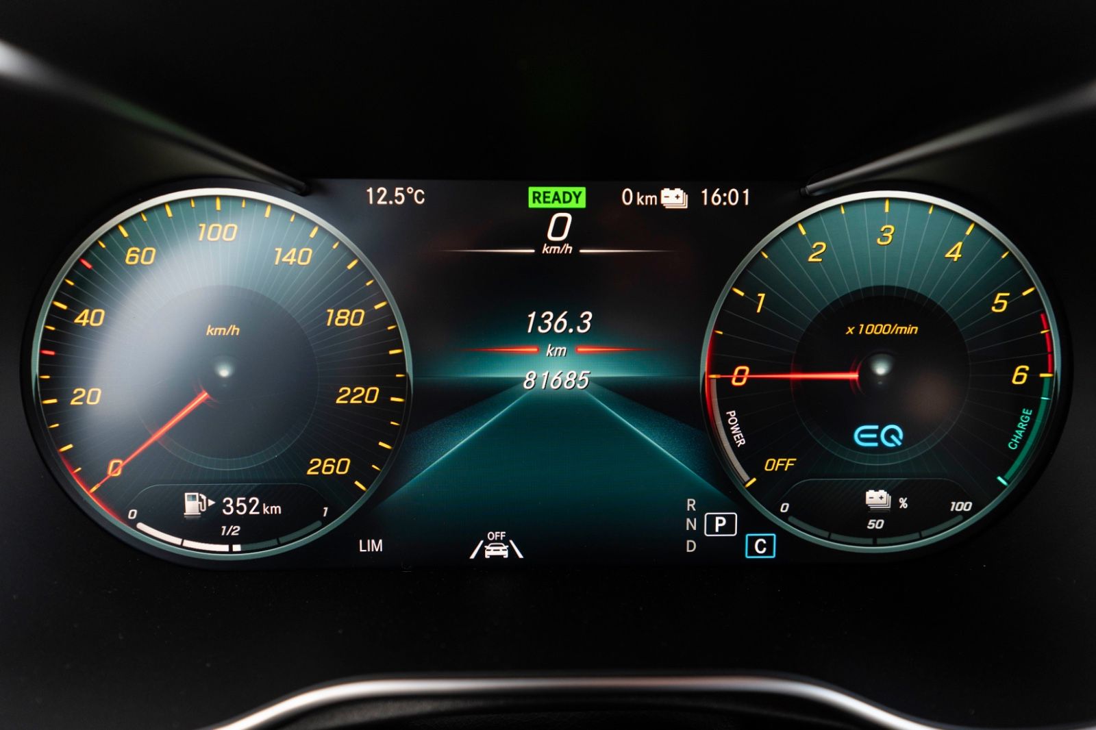 Fahrzeugabbildung Mercedes-Benz GLC 300d e 4Matic AMG BURMESTER 360° PANO M+S