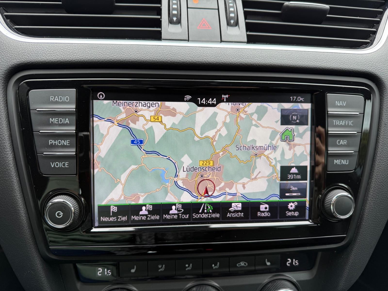 Skoda Octavia Combi RS Klima Navi Xenon -nur 73.000km!