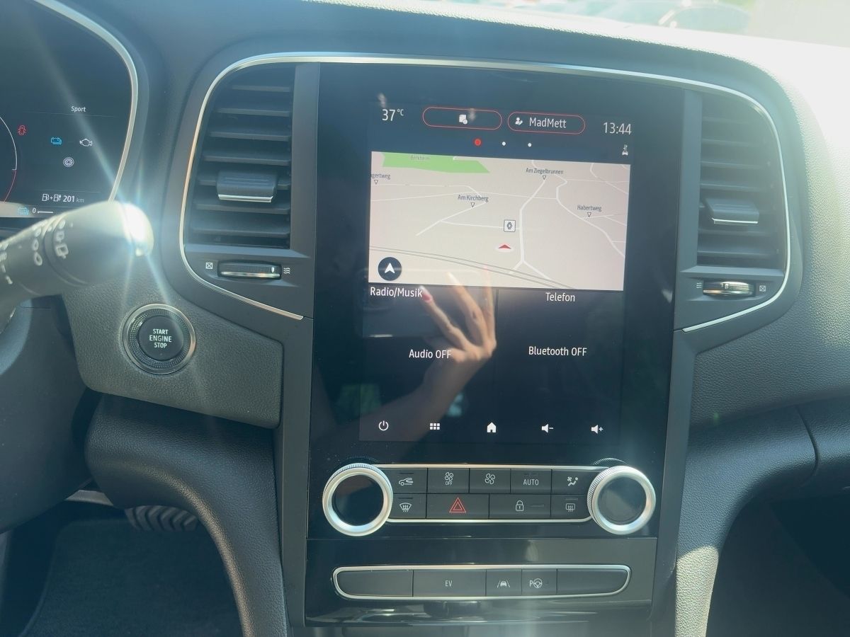 Fahrzeugabbildung Renault Megane 5-Türer INTENS E-TECH Plug-in 160