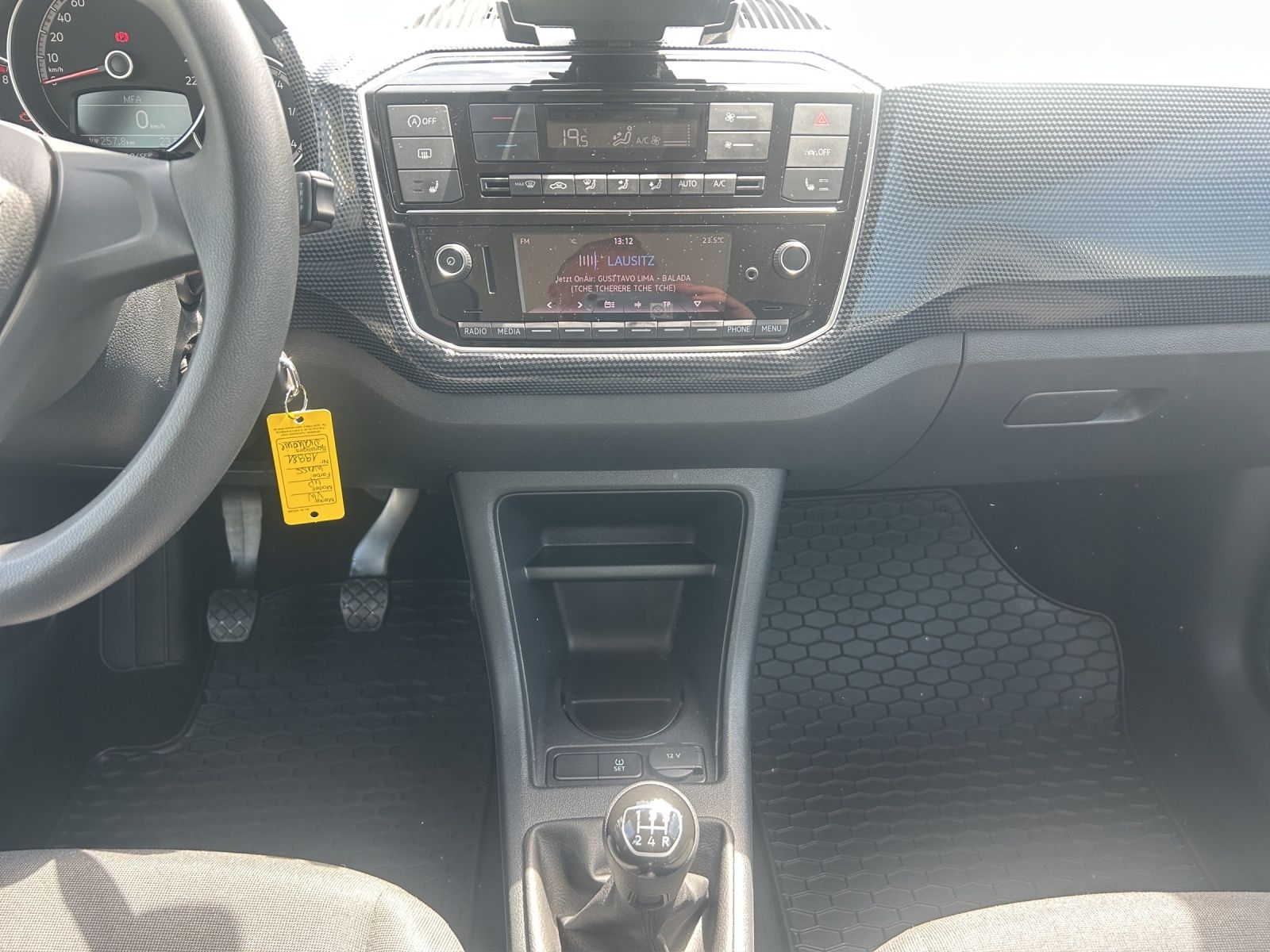 Fahrzeugabbildung Volkswagen up! 1.0 Basis Klima GRA RFK SH