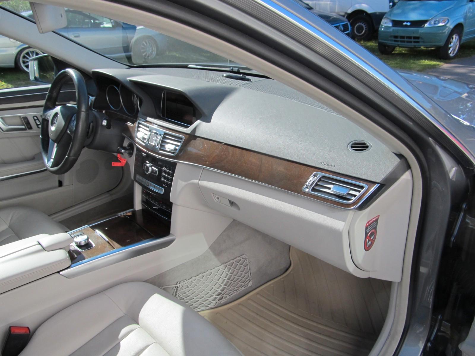 Mercedes-Benz E 300 E Limousine E 300 BlueTec-1.Hd-Leder-Navi