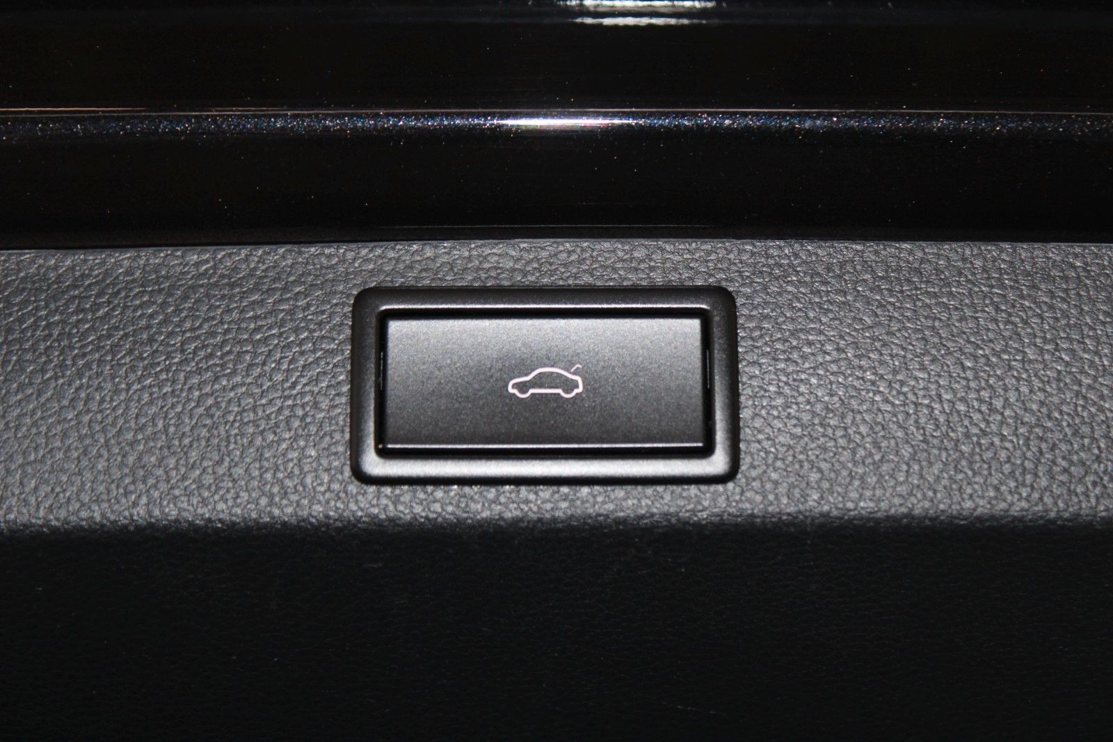Fahrzeugabbildung SKODA Karoq 1.5 TSI ACT DSG Style LED AHK NAVI WinterP