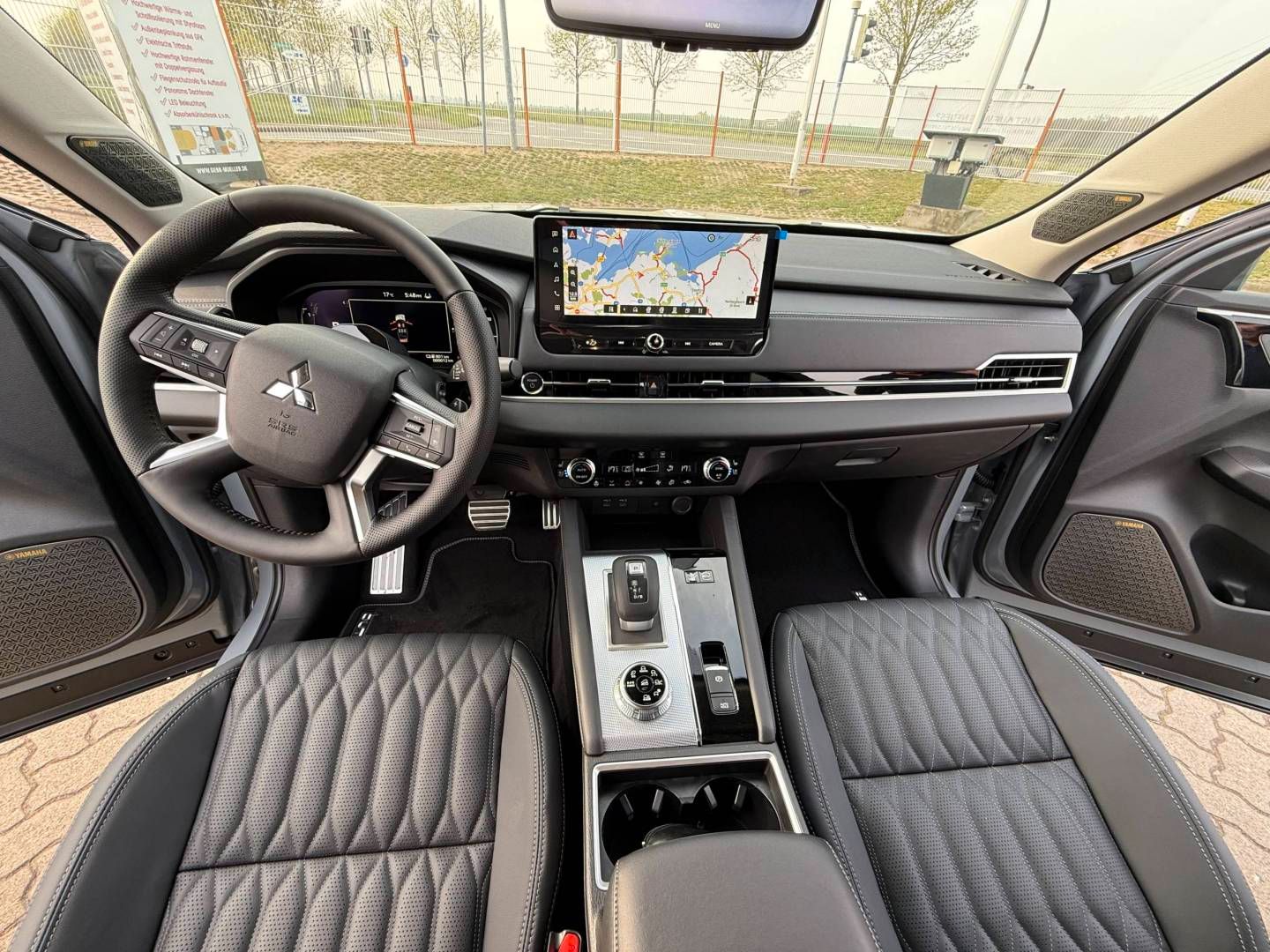Fahrzeugabbildung Mitsubishi Outlander Plug-in Hybrid TOP (SDA)