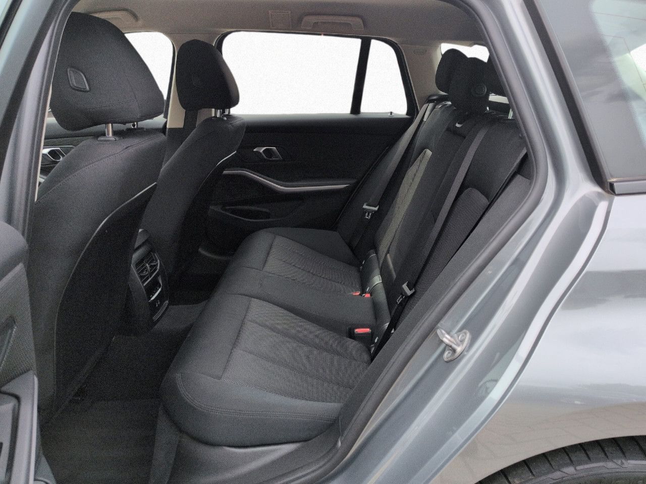 BMW 320d xdrive Touring DA,LED,Navi,PDC,SHZ,Ambient foto 12