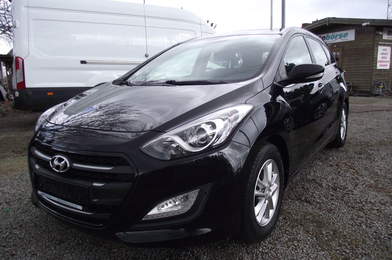 HYUNDAI i30