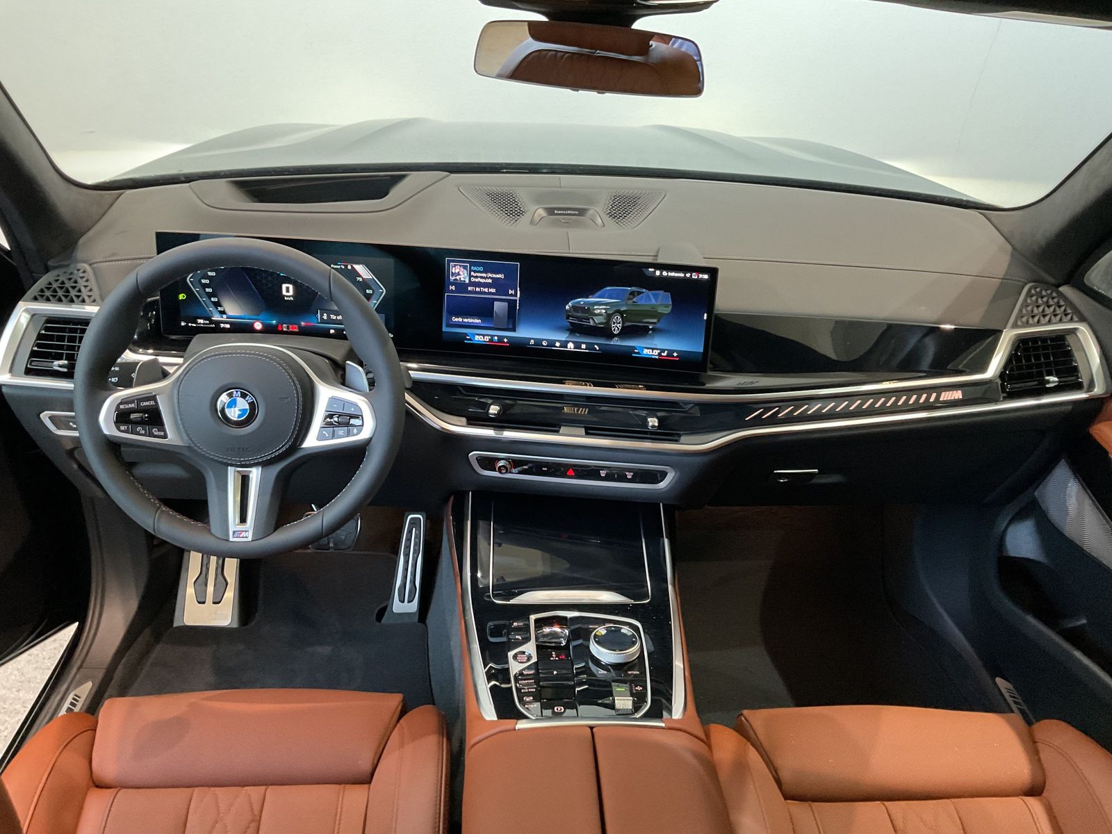 Fahrzeugabbildung BMW X7 M60i Sonderlackierung | Sitzbelüftg | Bower &