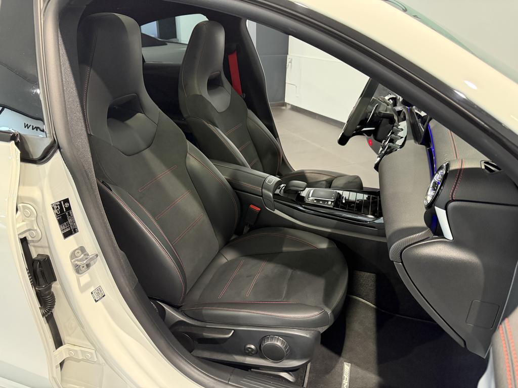 Mercedes-Benz CLA 35 AMG