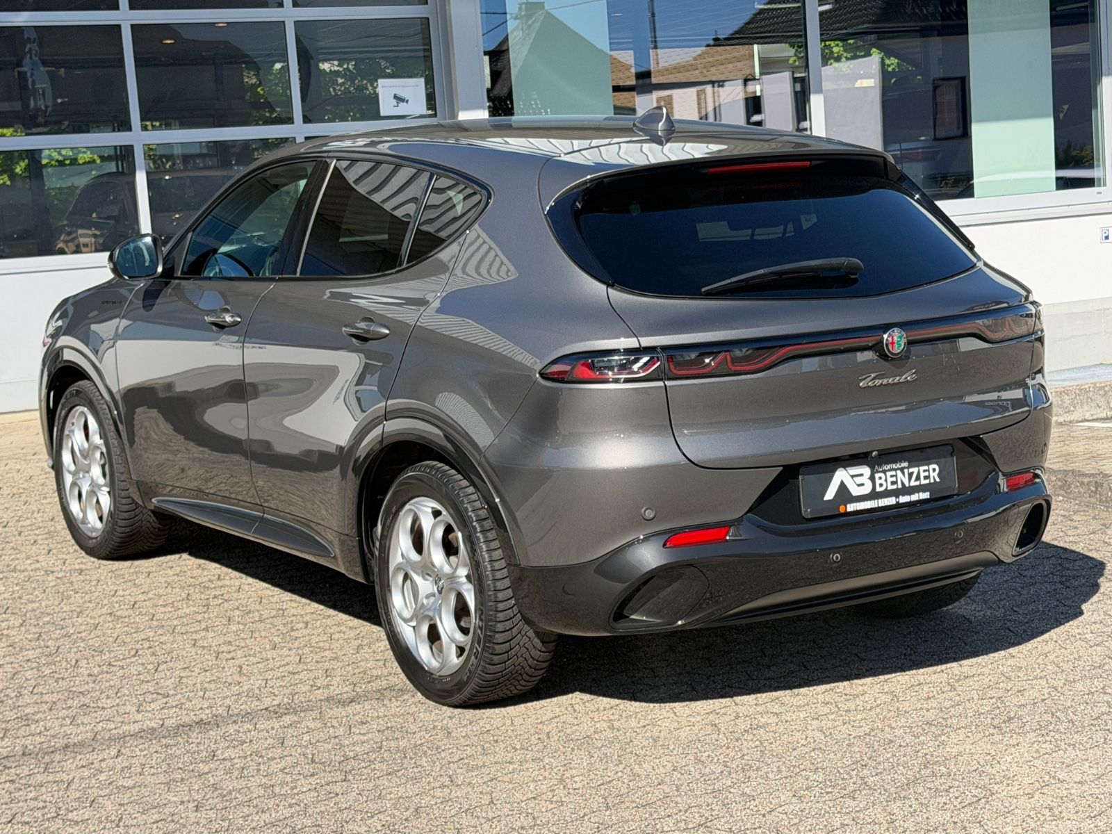 Fahrzeugabbildung Alfa Romeo Tonale Edizione Speciale/DNA/ACC/APPLE-CAR