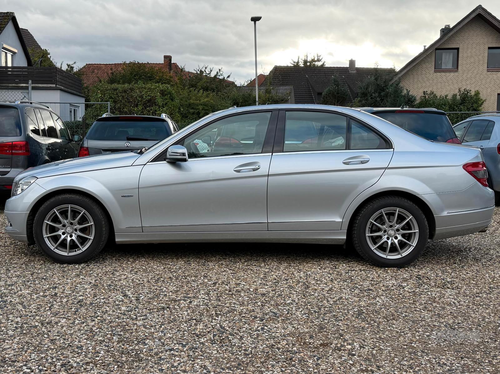 Mercedes-Benz C180 CGI BlueEfficiency MB-Scheckheft Avantgarde