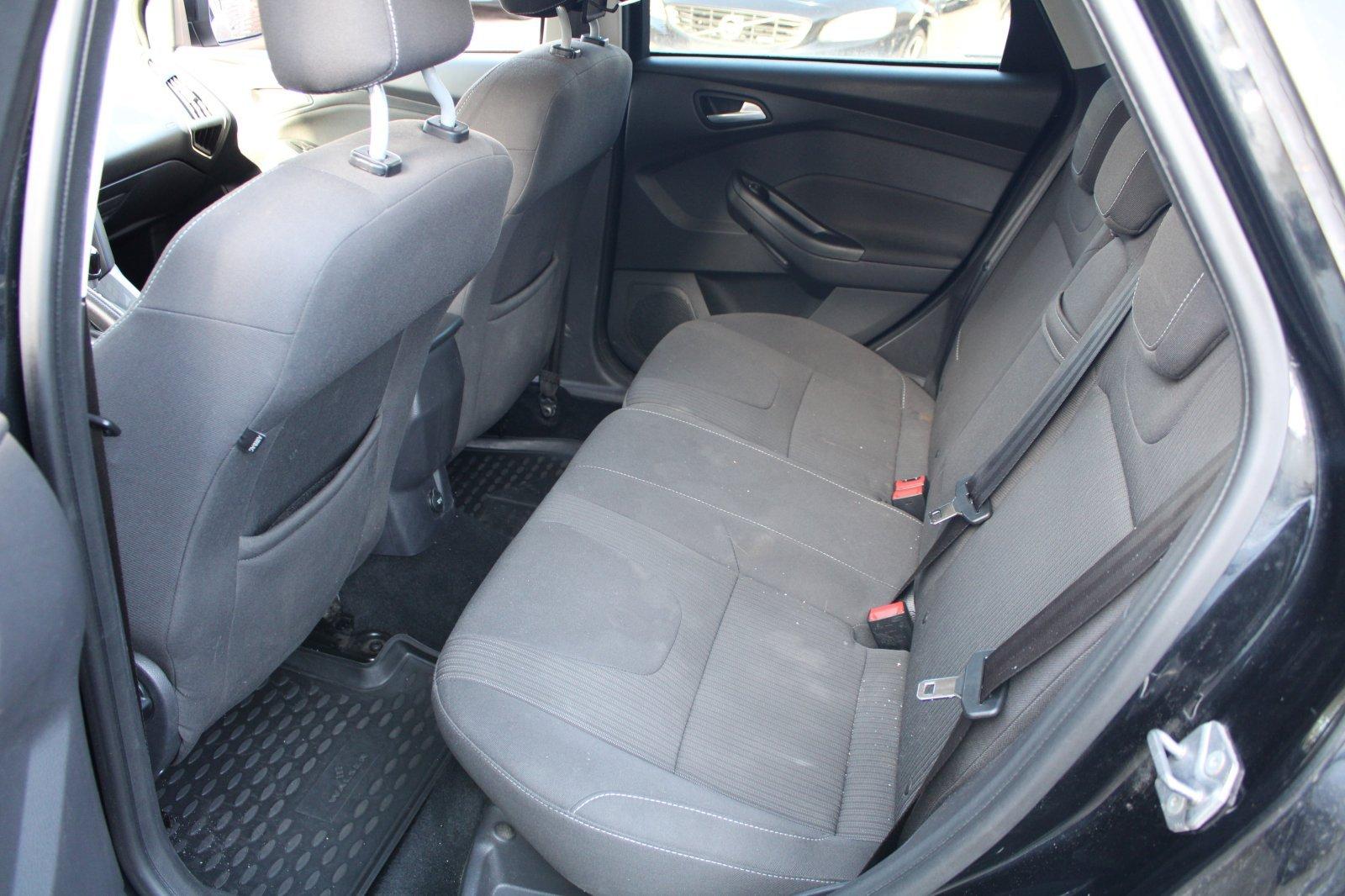 Ford Focus 2013 — photo 13