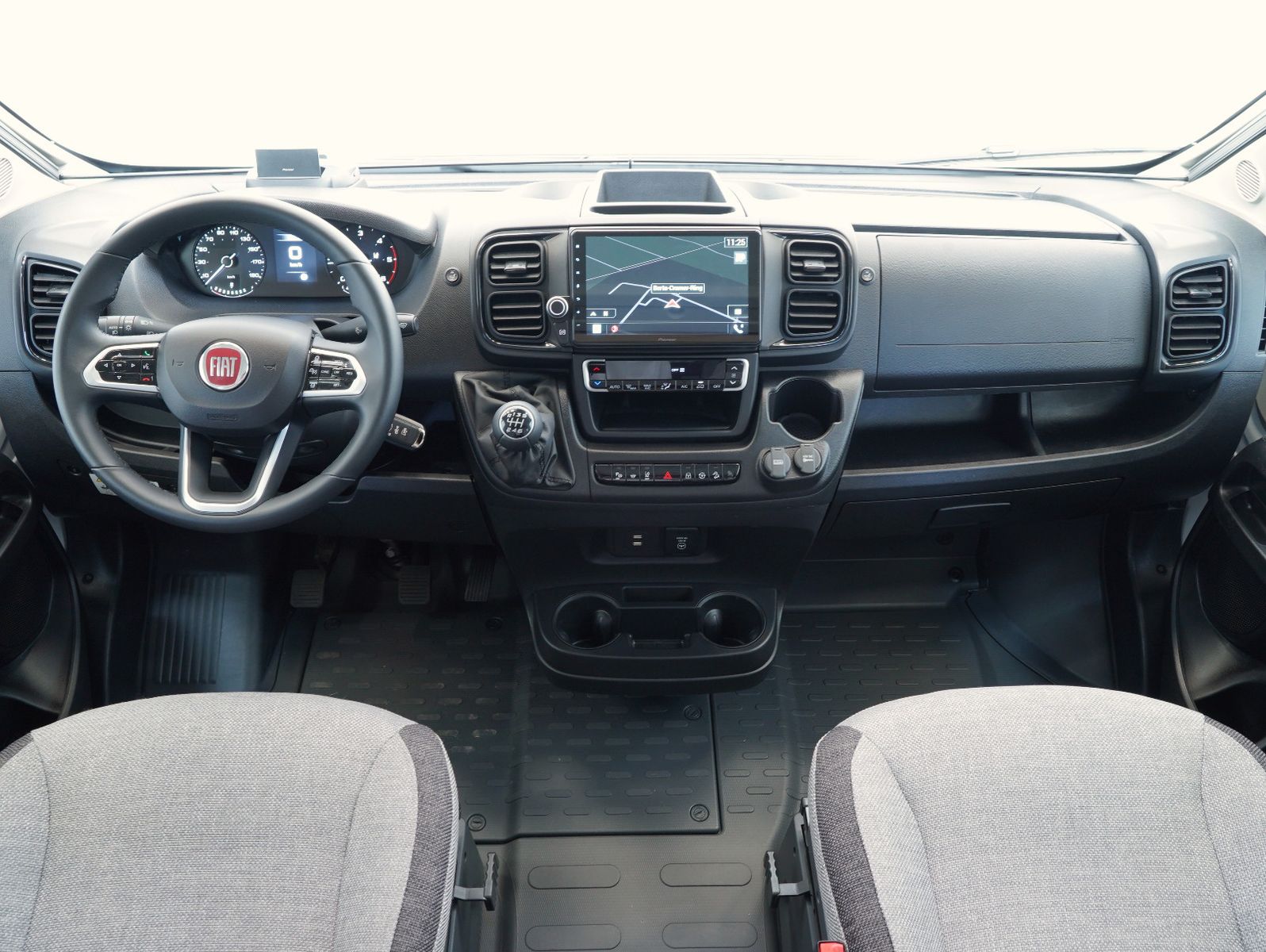 Fahrzeugabbildung Knaus BOXLIFE PRO / 540 ROAD Aufstelldach/Markise