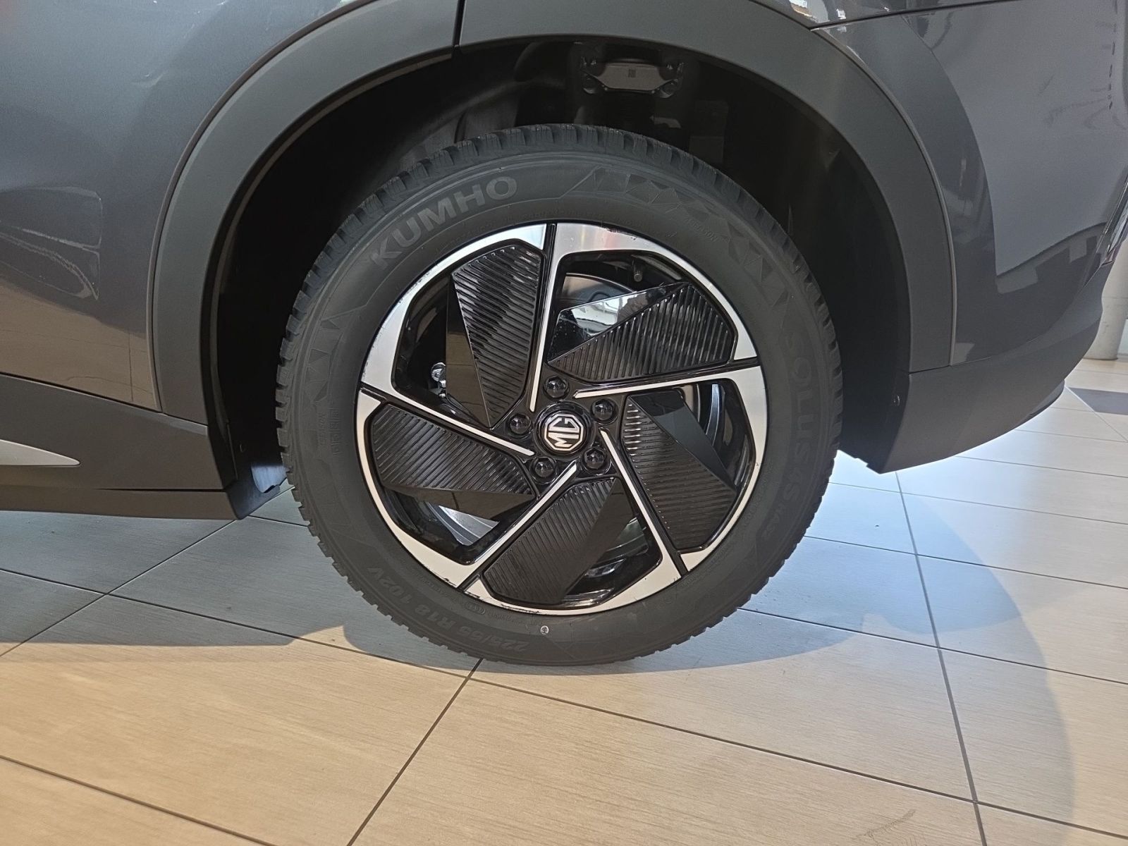 Fahrzeugabbildung MG MGS5 EV 64kWh LUXURY LONG RANGE *KLIMA*NAVI*SITZ