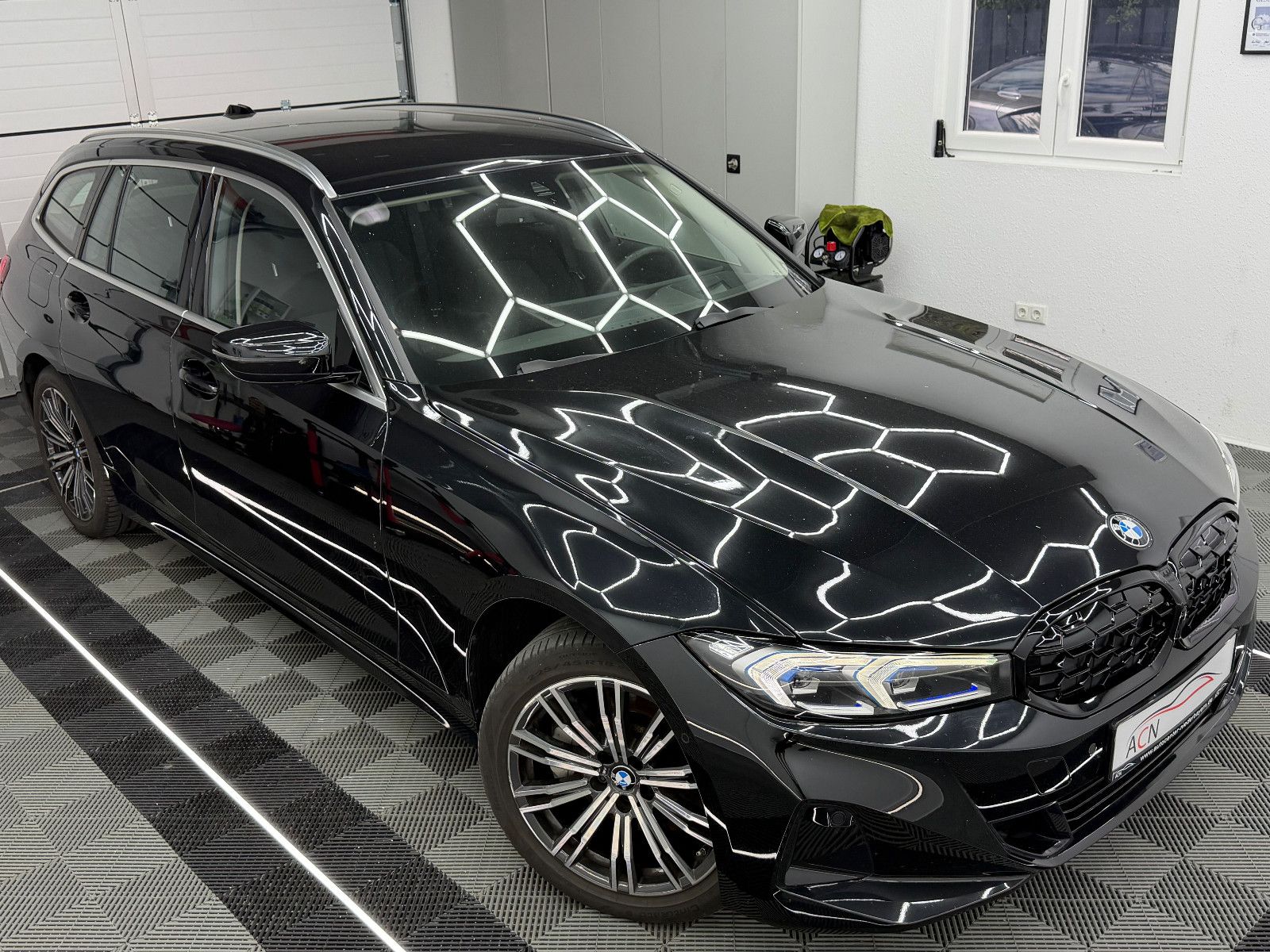 Fahrzeugabbildung BMW 330 d xDrive Touring/LED/CURVED/HuD/AHK/FACELIFT