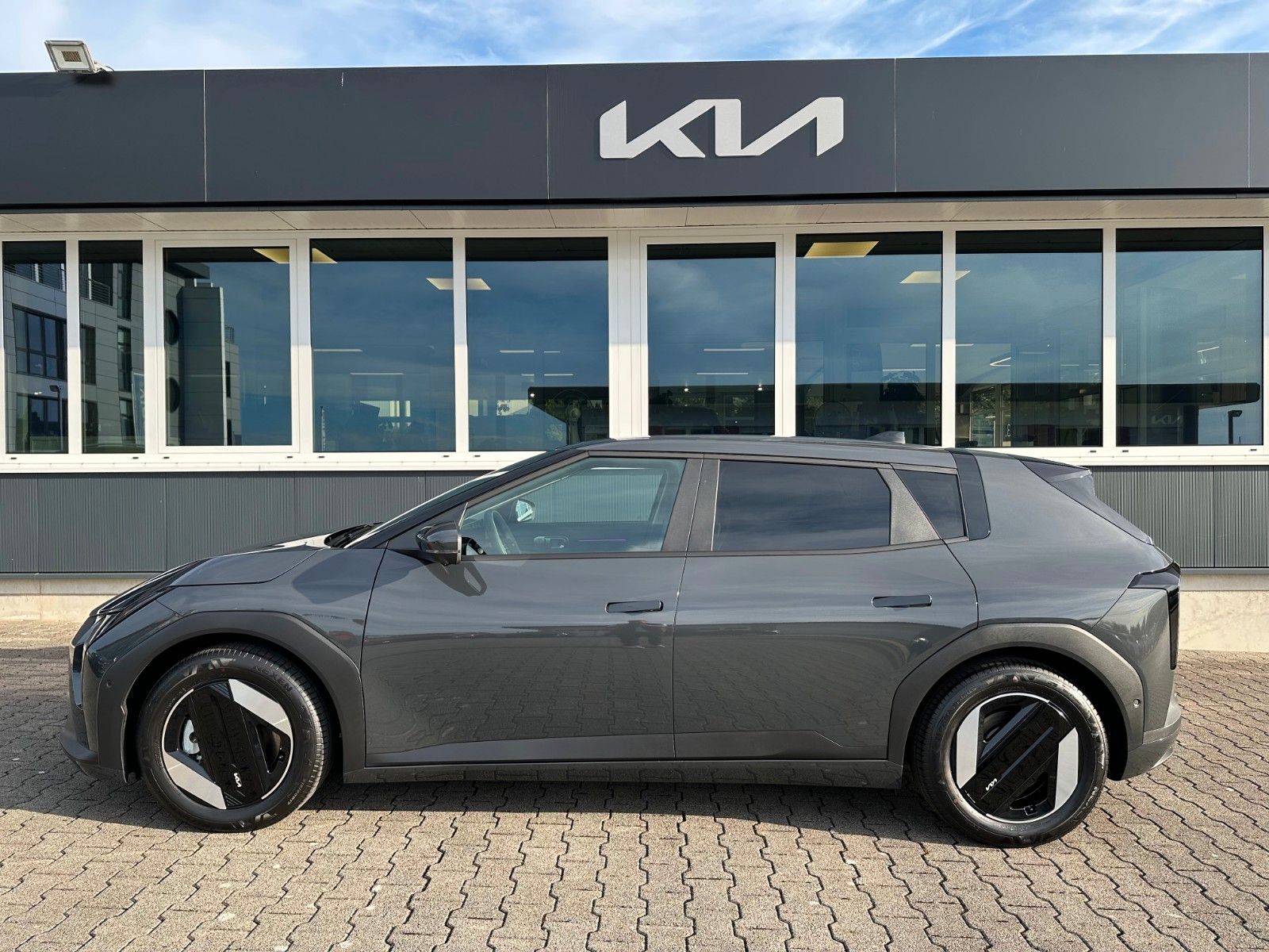 Fahrzeugabbildung Kia EV4 81 FWD EARTH UP TE WIC DWP SD