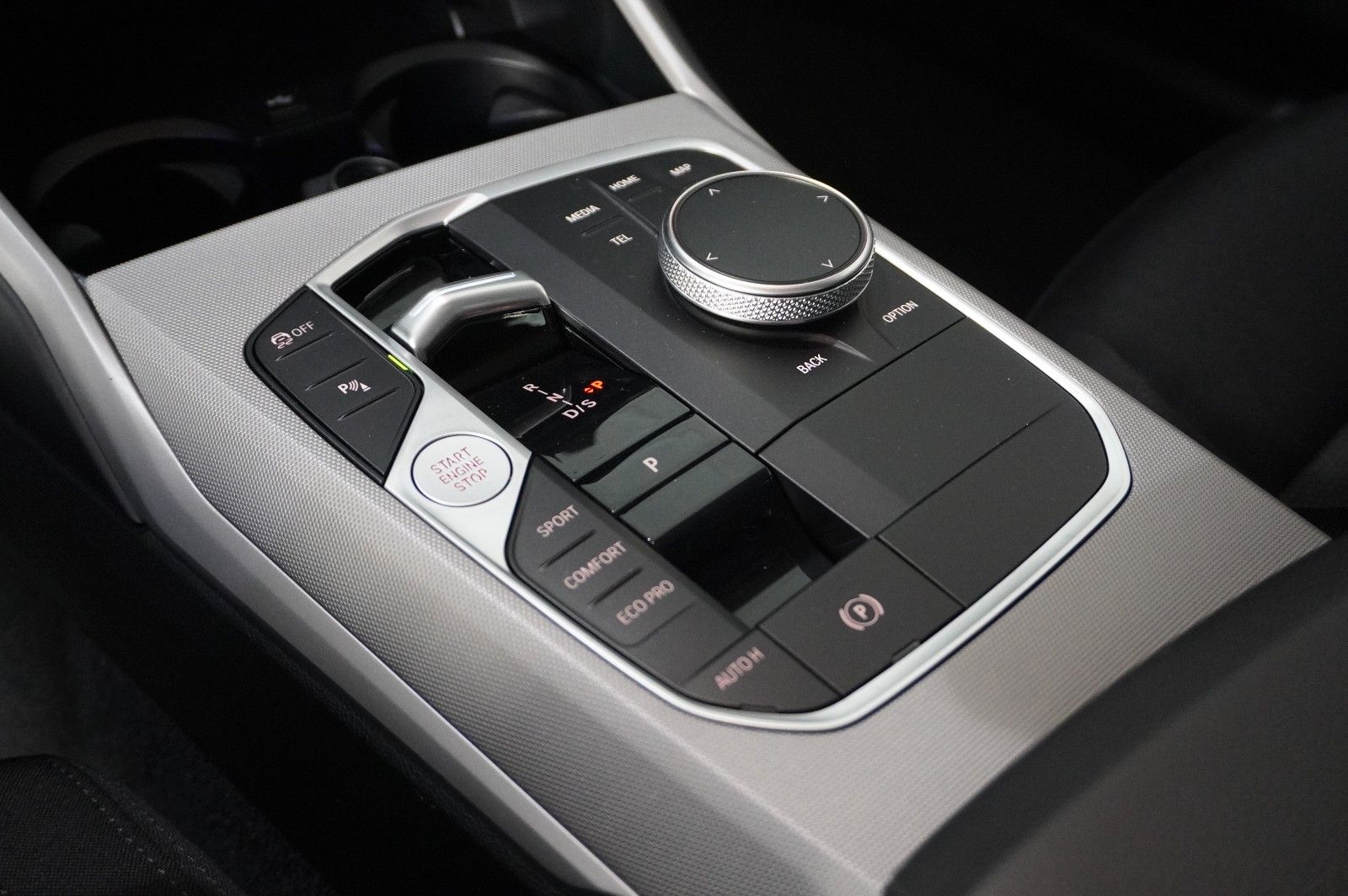 Fahrzeugabbildung BMW 320D TOURING X-DRIVE NAVI/LED/VIRTU./SHZ/DAB+