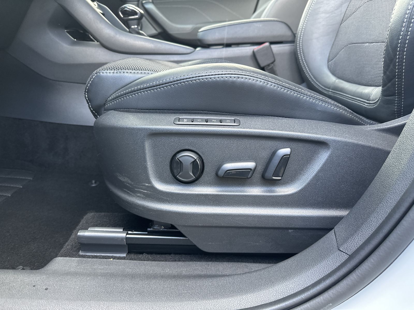 Fahrzeugabbildung SKODA Kodiaq 2.0 TDI Style DSG NAV+MATRIX+ACC+SHZ+TOTW