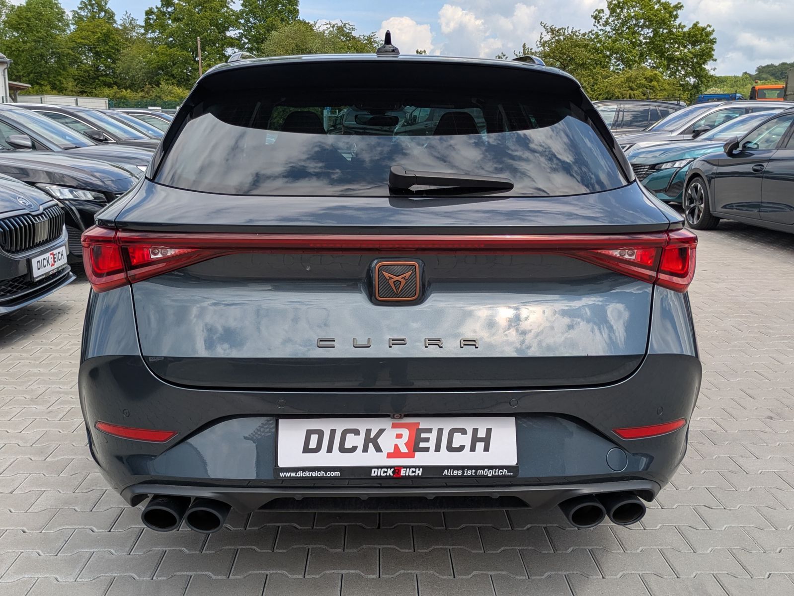 Fahrzeugabbildung CUPRA Leon VZ 2.0TSI 4Drive ACC*PANO*MATRIX*DCC*LM19"