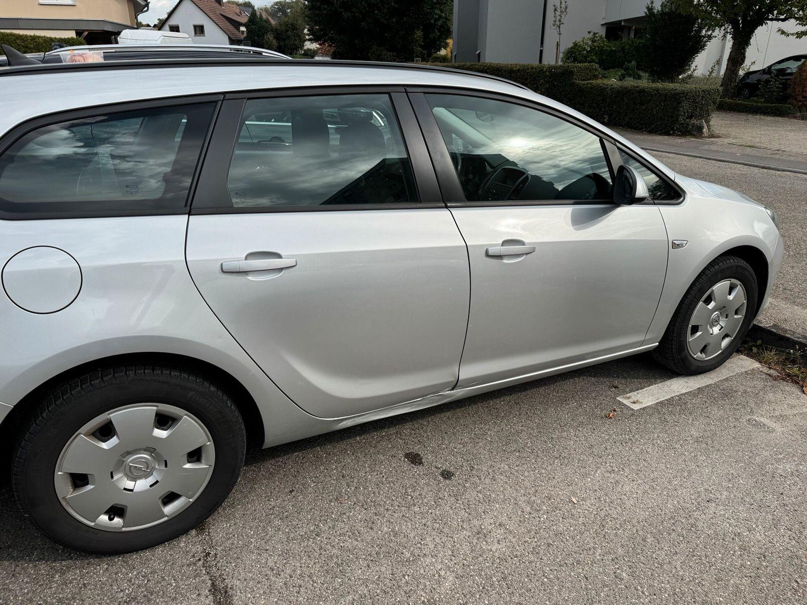 Opel Astra 2015 — photo 14