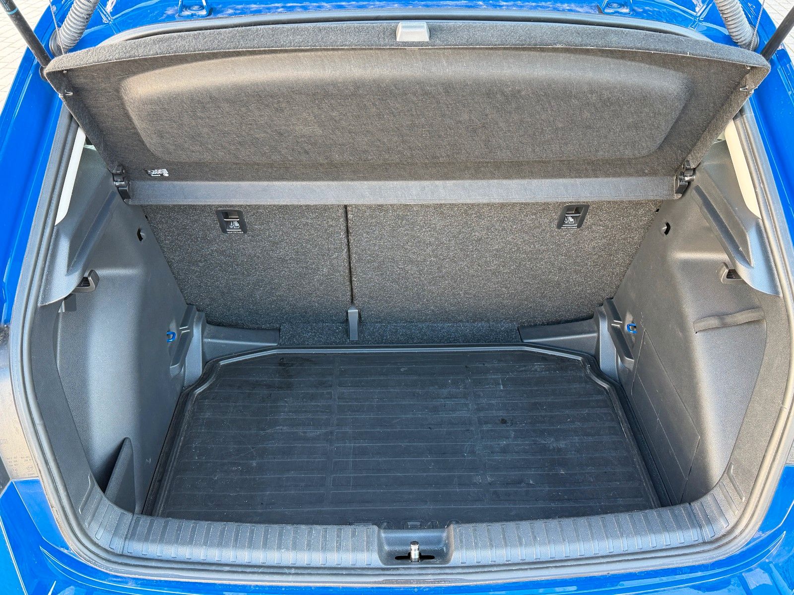 Fahrzeugabbildung SKODA Fabia 1.0 MPI Selection *Klima*Allwetter*Stzhzg*