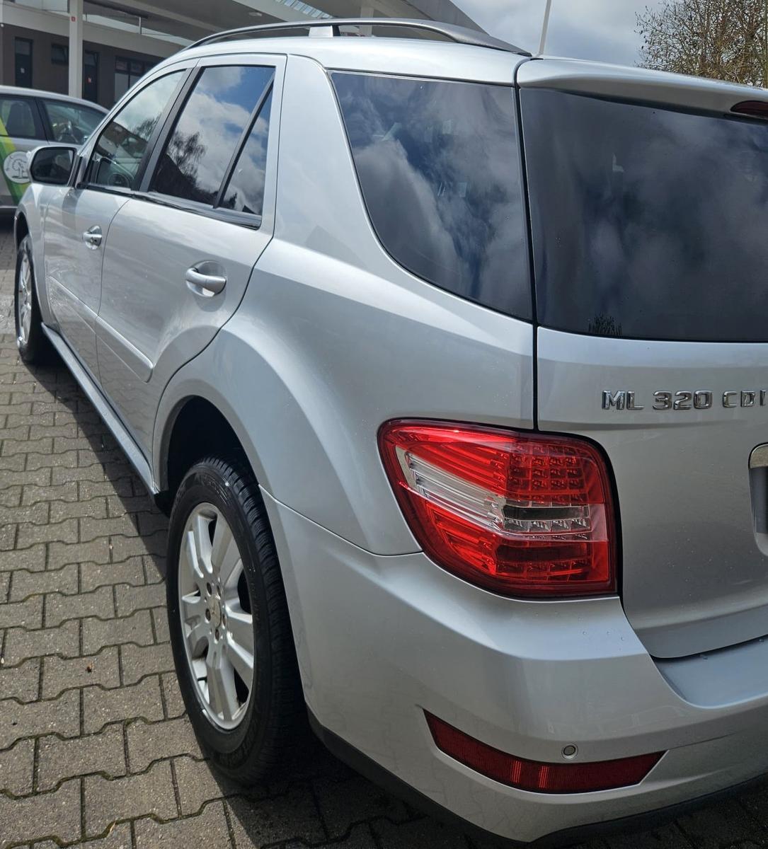 Mercedes-Benz ML 320