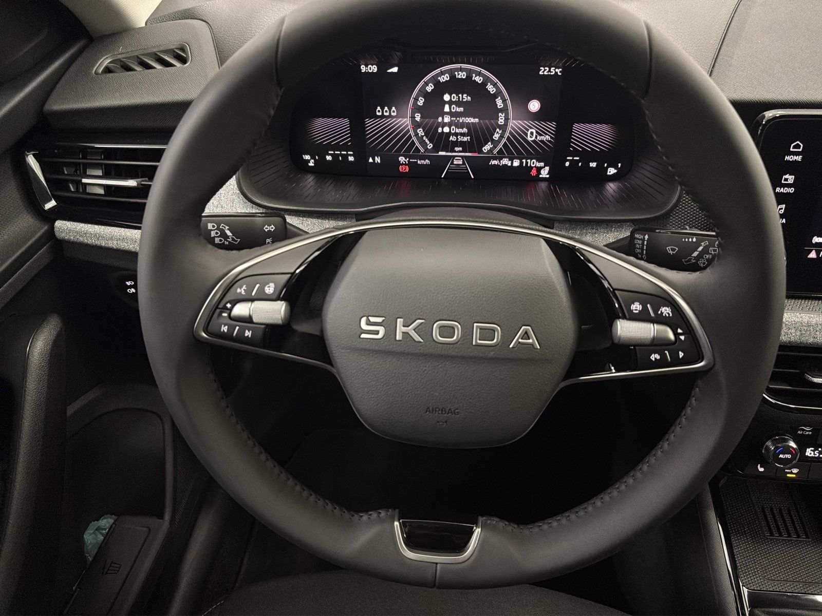 Fahrzeugabbildung SKODA Kamiq Tour 1,0 TSI 70 kW