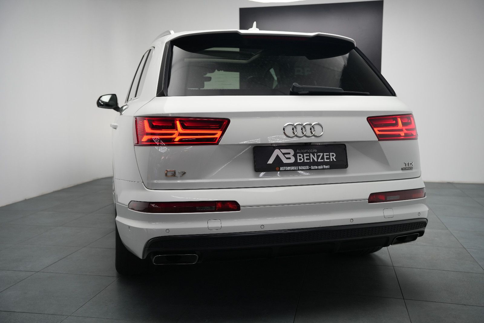 Fahrzeugabbildung Audi Q7 3.0 TDI *S-Line*Panorama*HUD*BOSE*R-Kamera*