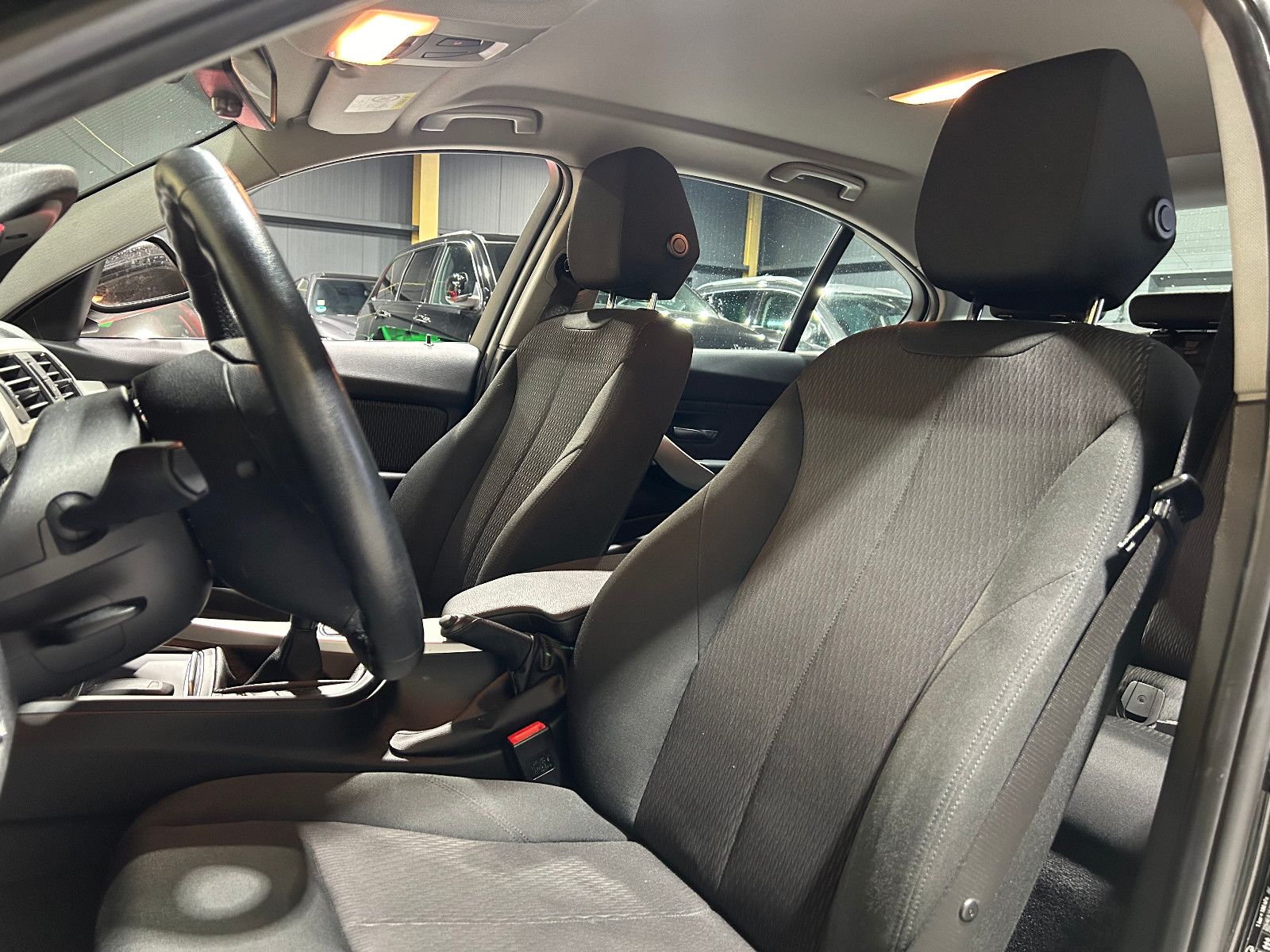 Fahrzeugabbildung BMW 318 d Advantage/NAVI7TEMPOMAT/SHZ/PDC/KLIMA