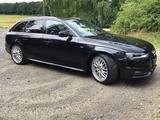 Audi A4 2.0 TFSI quattro S line Avant S line - Audi A4 mit Benzin-Antrieb: Allradantrieb, Schaltgetriebe