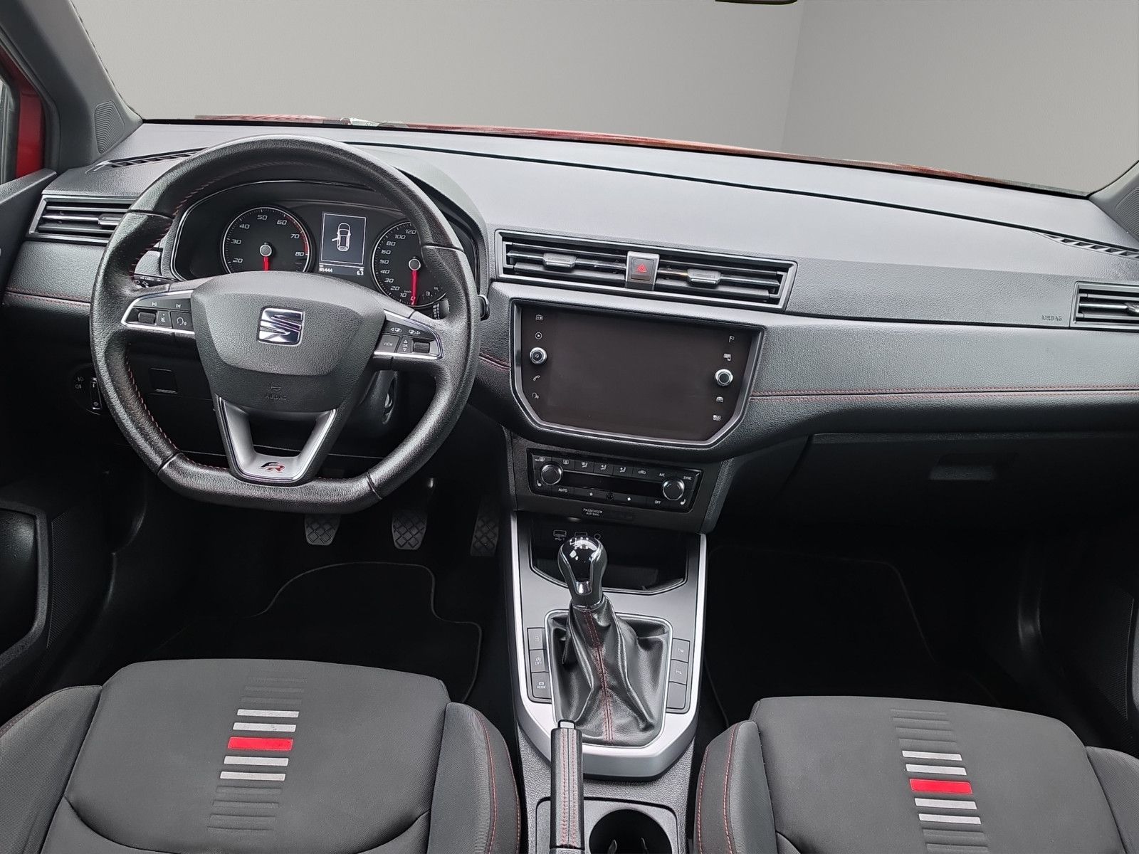 Fahrzeugabbildung SEAT Arona FR PDC SHZ AHK