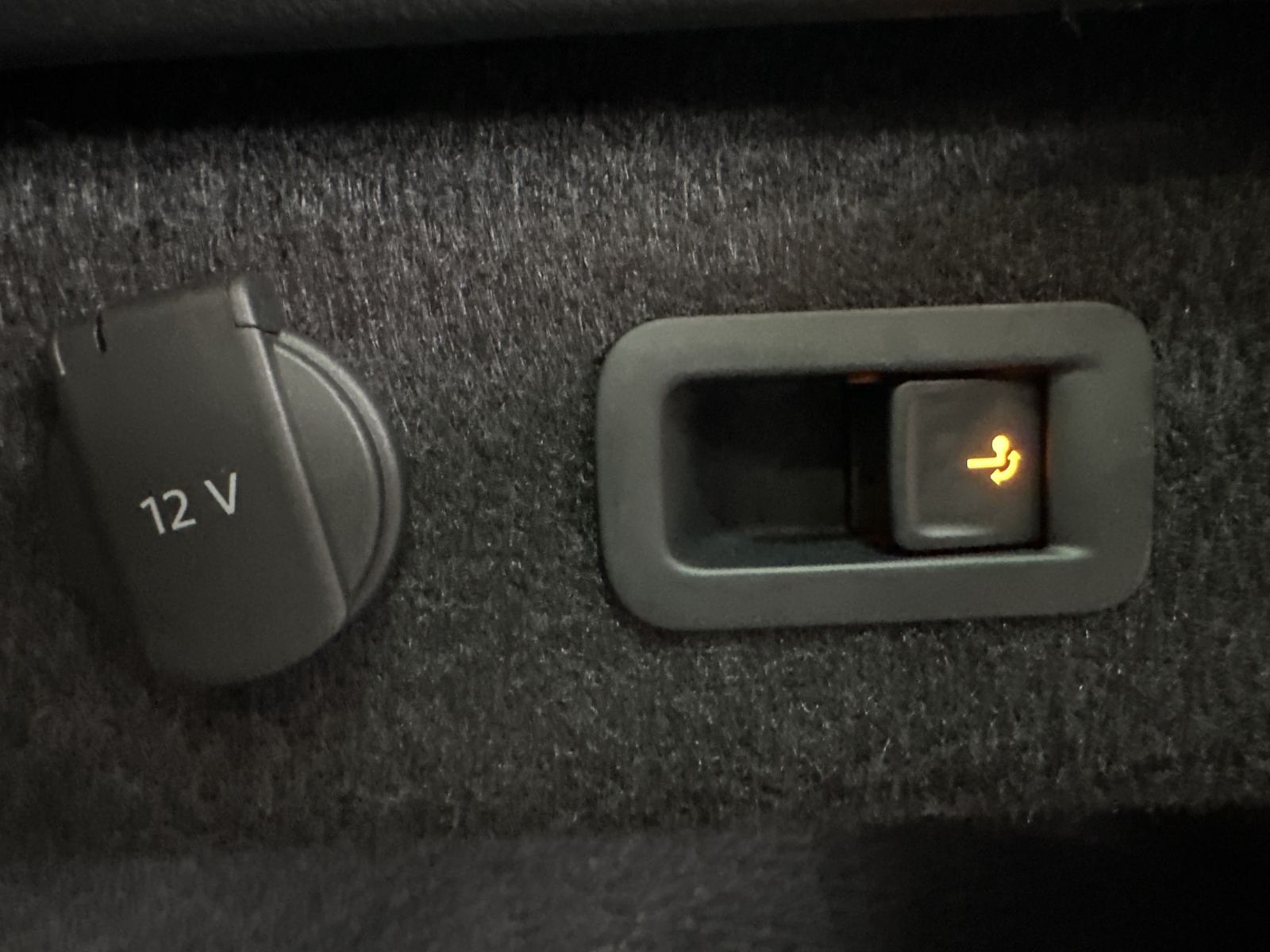 Fahrzeugabbildung Volkswagen Passat Variant GTE NAV+MATRIX+ACC+PANO+AHK+17ZO