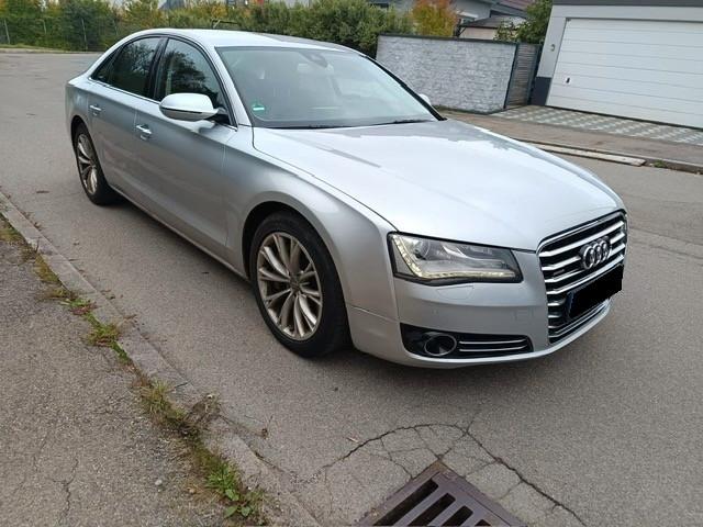 Audi A8 4.2 TDI quattro Leder schwarz+Xenon+ALU