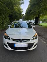 Opel Astra Automatik 1.4 Turbo Benzin 2012 - Opel Astra mit Benzin-Antrieb: Kleinwagen, Automatik