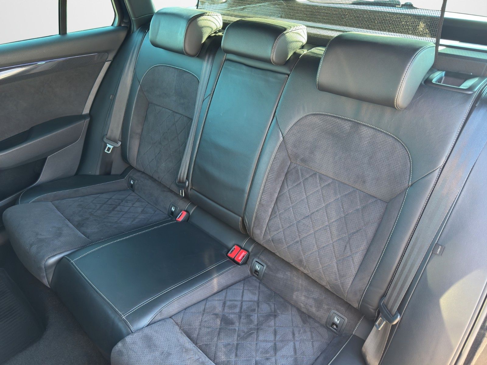 Fahrzeugabbildung SKODA SUPERB COMBI SPORTL 2.0TDI ACC MEMORY CANTON