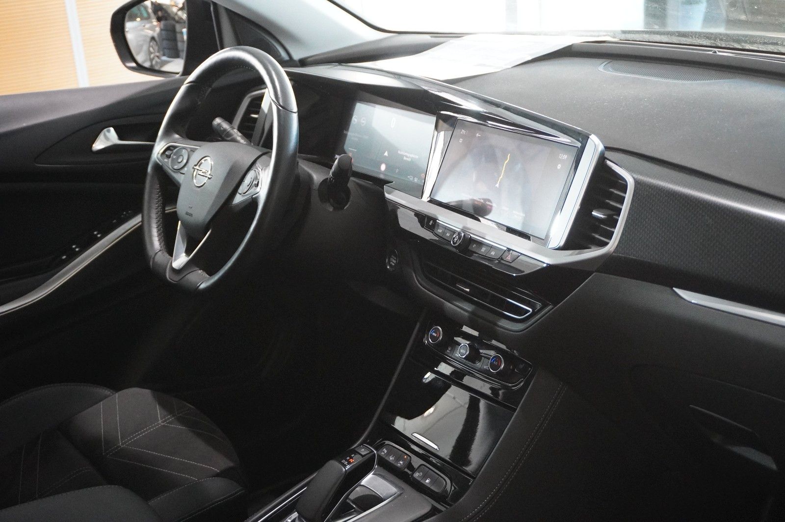 Fahrzeugabbildung Opel Grandland (X) ULTIMATE 4HYBRID NAVI/LED/360°/DAB
