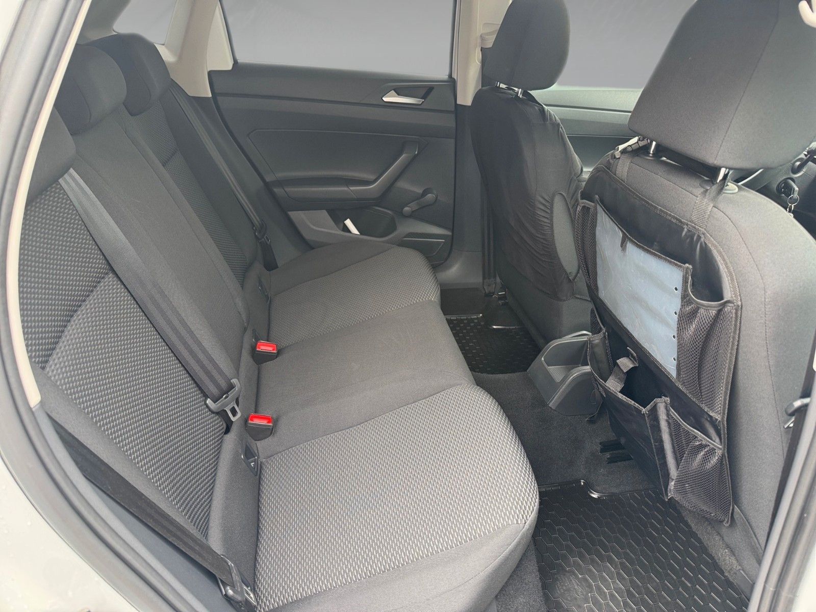 Volkswagen Polo VI Trendline – Bild 13