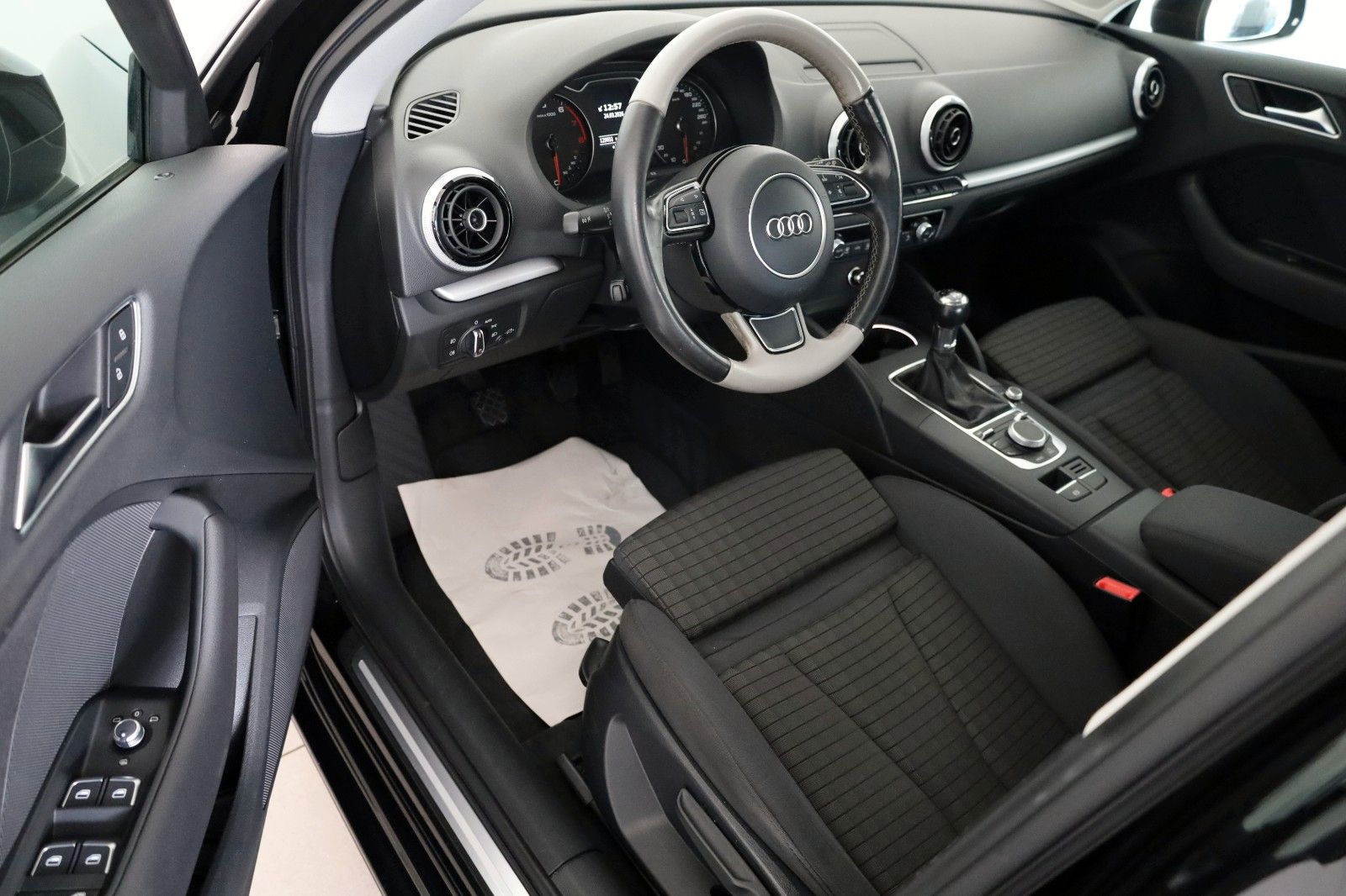 Fahrzeugabbildung Audi A3 SB Ambition ultra Navi,Xenon,SH,PDC,AHK