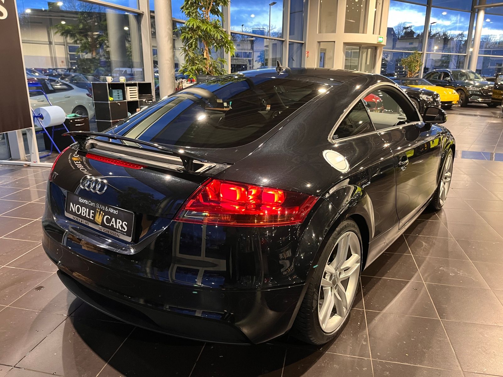 Fahrzeugabbildung Audi TT Coupe 1.8 TFSI S-Line XEN NAV SHZ